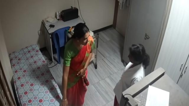 Aunty’s Nurse Apply Cream & Message On Clinic – Nurse Porn Vdo